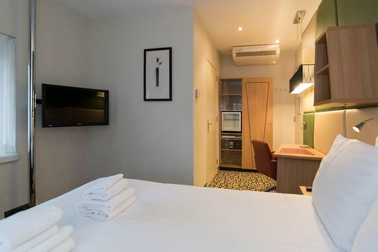 Savoy Hotel Amsterdam 4*,